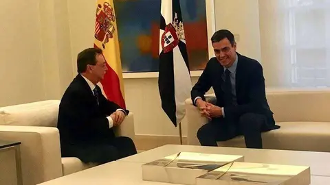Juan Vivas y Pedro S&aacute;nchez, reunidos en Moncloa (C.A./ARCHIVO)