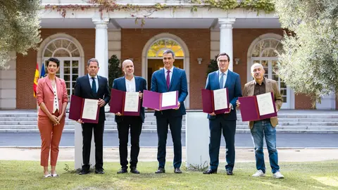 Firma del acuerdo / Cedida