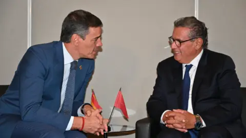 Pedro S&aacute;nchez junto al primer ministro de Marruecos