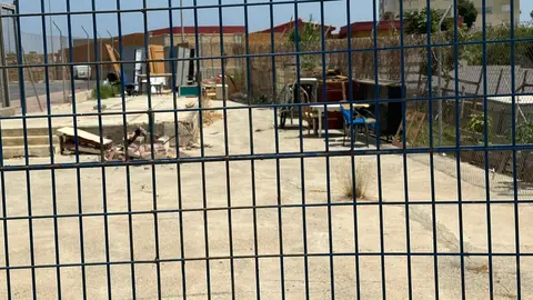 Punto de encuentro de los trabajadores de Obimace en el pol&iacute;gono de El Tarajal (CEDIDA)