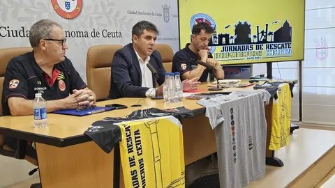 R&iacute;os, Conejo y Garc&iacute;a, durante la rueda de prensa de presentaci&oacute;n de las Jornadas (CEDIDA)