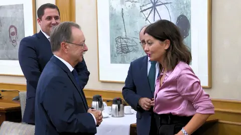 Reuni&oacute;n del presidente Vivas y los consejeros Gait&aacute;n y Ram&iacute;rez con la ministra de Juventud e Infancia, Sira Rego