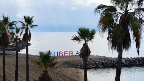 Playa de la Ribera nubes