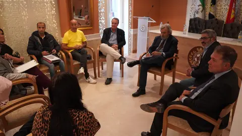 Un momento de la reuni&oacute;n celebrada en la sede del Colegio de M&eacute;dicos (CEDIDA)