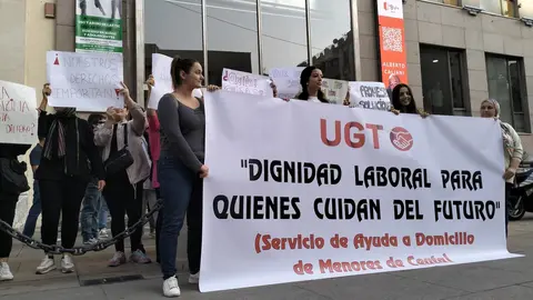 ayuda a domicilio de menores CAM