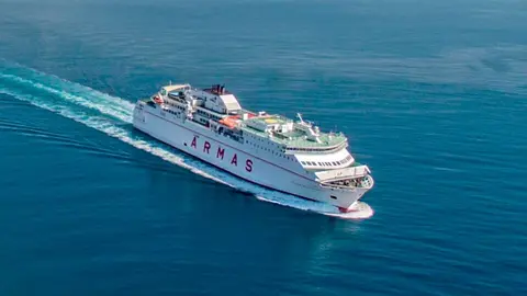 Ferry Volc&aacute;n de Timanfaya de Armas Trasmediterr&aacute;nea alta mar_