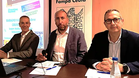 Miguel Se&ntilde;or, Mohamed Ali y Juan Jes&uacute;s Navarro fueron los encargados de abrir las jornadas 'Respetar es Educar'