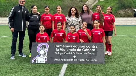 Delegaci&oacute;n y Federaci&oacute;n de F&uacute;tbol unen fuerzas contra la violencia