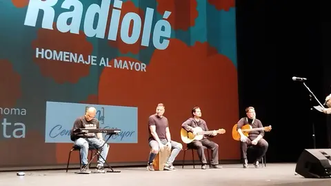 Radiol&eacute;, un espect&aacute;culo navide&ntilde;o para a los mayores