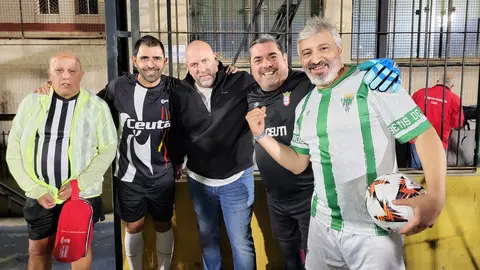 Los veteranos de f&uacute;tbol ceut&iacute;es juegan para ayudar a los afectados por la DANA