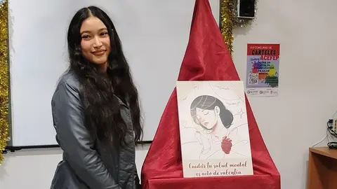 Sara El Aboudi, con el cartel ganador del concurso de Acefep / S.I.