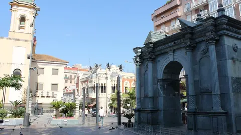  Plaza de los Reyes, Ceuta. Foto: Carlos Corzo (Wikipedia) 