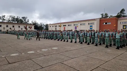Revista de la fuerza por el Comandante General de Ceuta