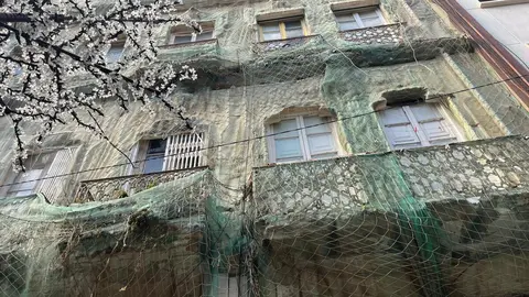 Edificio Gonz&aacute;lez de la  Vega / (C.A)