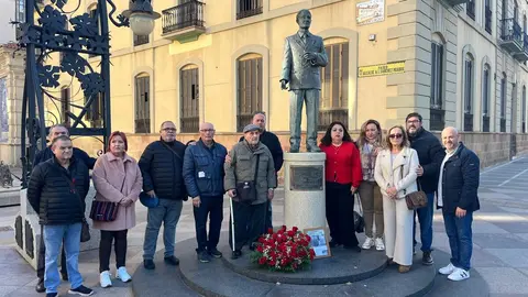 Homenaje a los escoltas de S&aacute;nchez-Prado, este viernes en la Gran V&iacute;a./ J.A. Gonz&aacute;lez