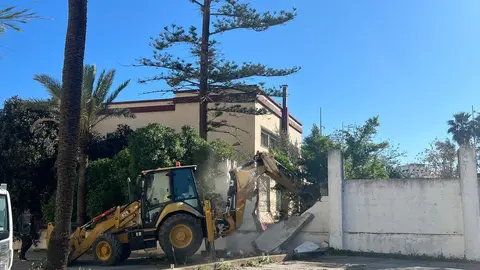 demolici&oacute;n de los chal&eacute;s del Puerto en el Muelle Espa&ntilde;a