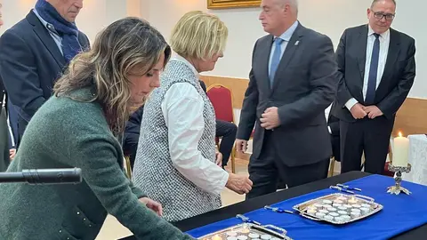 homenaje a las v&iacute;ctimas del Holocausto
