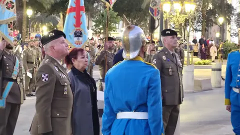 Arriado de bandera por el&nbsp;Regimiento de Caballer&iacute;a 'Montesa'
