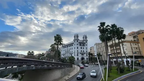 Amanecer, nubes, nublado, plaza de la Constituci&oacute;n, Edificio Trujillo