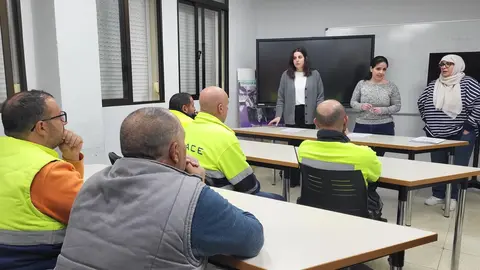 Reuni&oacute;n de los trabajadores de Estructuras del Estrecho en la sede de CCOO /C.A.