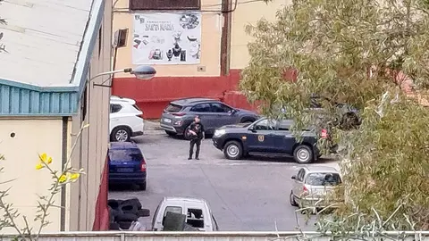 Registros en las naves del Tarajal por la Guardia Civil Operaci&oacute;n Hades / S.I.