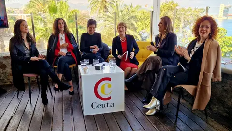  Mesa Redonda en Mujeres Tech 