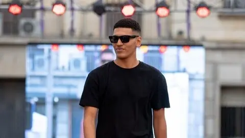 Adam Ifrah durante un desfile en Ceuta