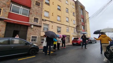 Los vecinos de la calle Alf&eacute;rez Provisional denuncian la falta de respuesta a su solicitud para la rehabilitaci&oacute;n de las fachadas / S.I.