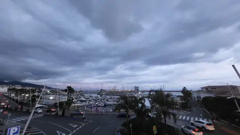 Cielo cubierto lluvia