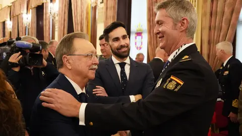 Medalla de Oro a la Policia Nacional