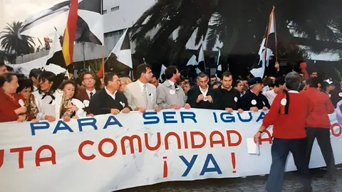 Manifestaci&oacute;n del 6 de octubre de 1996 /Archivo General de Ceuta