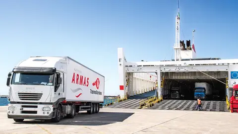 Camion Armas Trasmediterranea / A.T