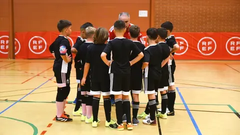 Selecciones Sub-10 femenina y masculina: calendario de competici&oacute;n del Nacional de Futsal / RFFCE