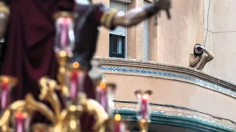 Momento en el que Patricia capta una de sus fotograf&iacute;as