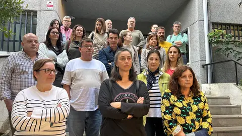Claustro del IES Luis de Camoens se concentra por una agresi&oacute;n verbal hacia una profesora / E. Arteaga