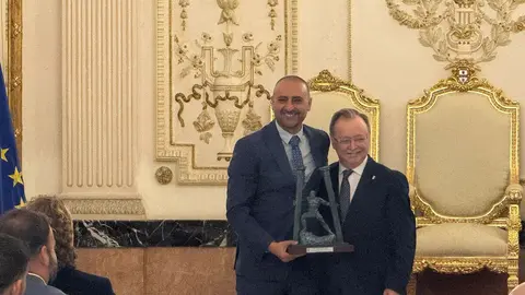 Recepci&oacute;n oficial a la AD Ceuta en el Sal&oacute;n del Trono