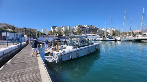 El Candela llega al puerto deportivo / C.A.