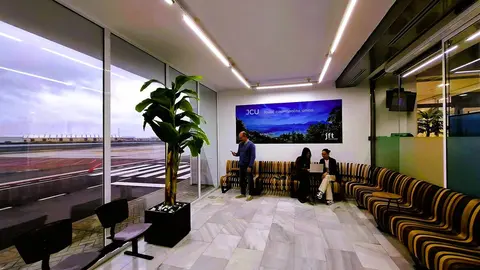 Nuevo mobiliario terminal JCU 1