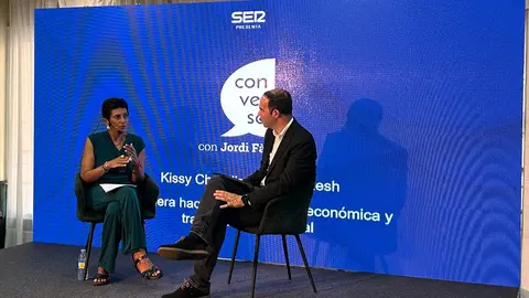Kissy Chandiramani durante su entrevista en Conversa, conducida por Jordi F&aacute;brega / E. Arteaga