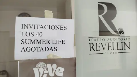Taquilla del Teatro Auditorio Revell&iacute;n 'sold out' 40 summer life / S. I&ntilde;esta