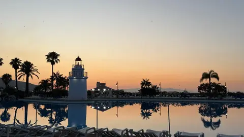 Atardecer en el Parque Mar&iacute;timo del Mediterr&aacute;neo/ M. Zapico