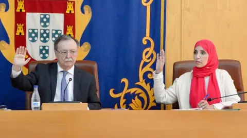  Juan Vivas y F&aacute;tima Hamed votando en el mismo sentido en un Pleno este a&ntilde;o./ Archivo 
