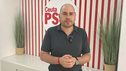  P&eacute;rez Triano en la sede del PSOE. 