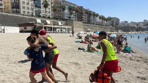 Simulacro de Marsave en la Playa de la Ribera./ J.A. Gonz&aacute;lez