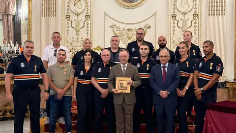 Reconocimiento al personal de Protecci&oacute;n Civil que estuvo en la DANA / M.Zapico