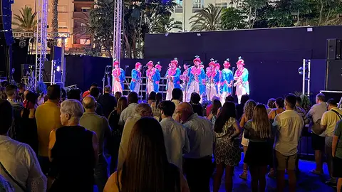  Noche carnavalera en la Feria / Daniel Hern&aacute;ndez 