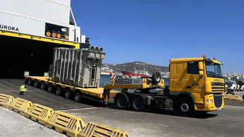 Los transformadores llegaron en el roro Aurora / Endesa