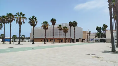 Estaci&oacute;n mar&iacute;tima / S. I.