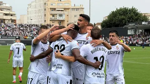 celebrando el gol. Ceuta Huesca / M. Zapico