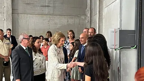 Visita de la Reina Sof&iacute;a al Banco de Alimentos de Ceuta